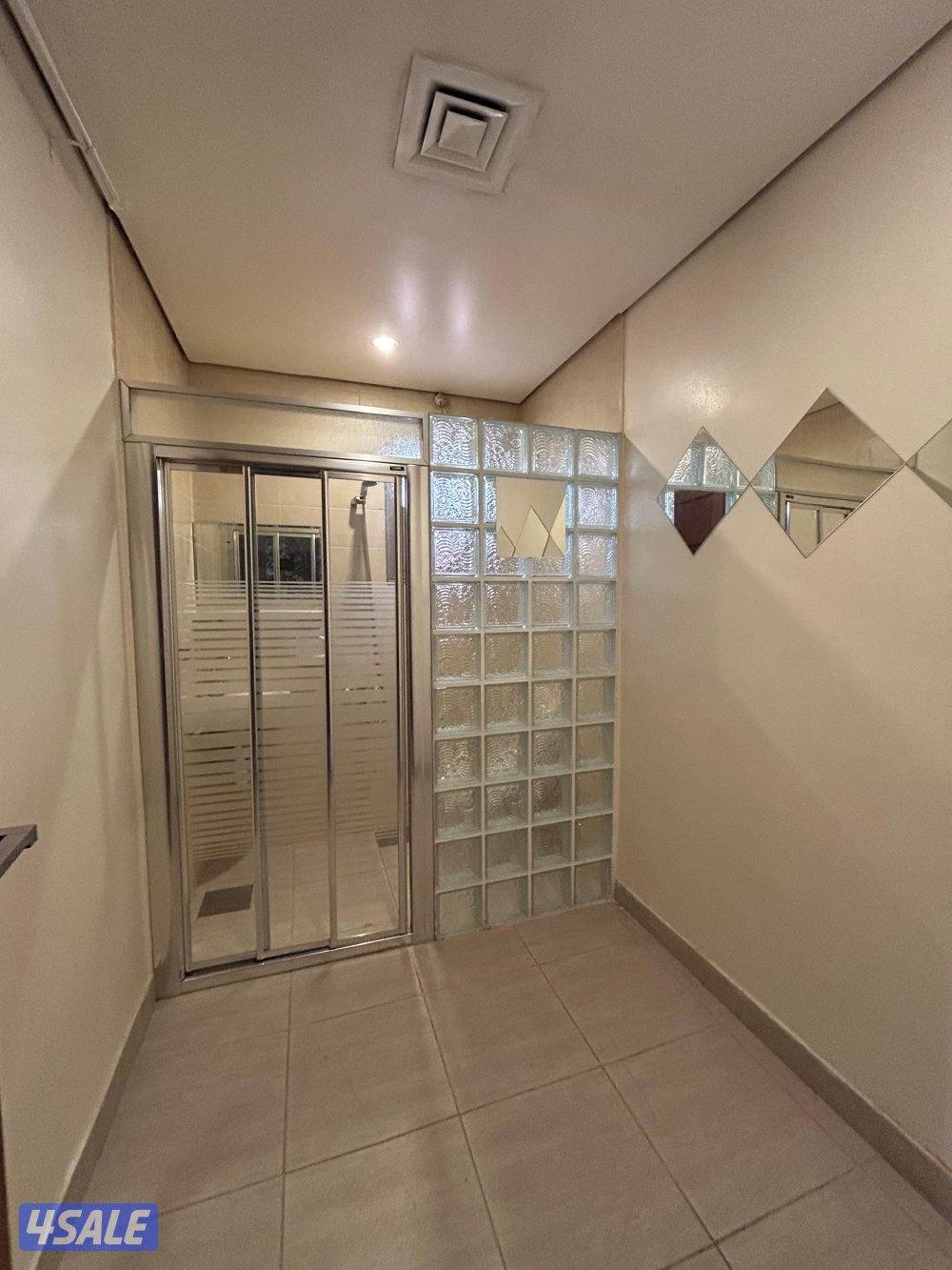 شقة نصف مفروشه للإيجار فى الشعب البحري بإطلالة بحيرة9