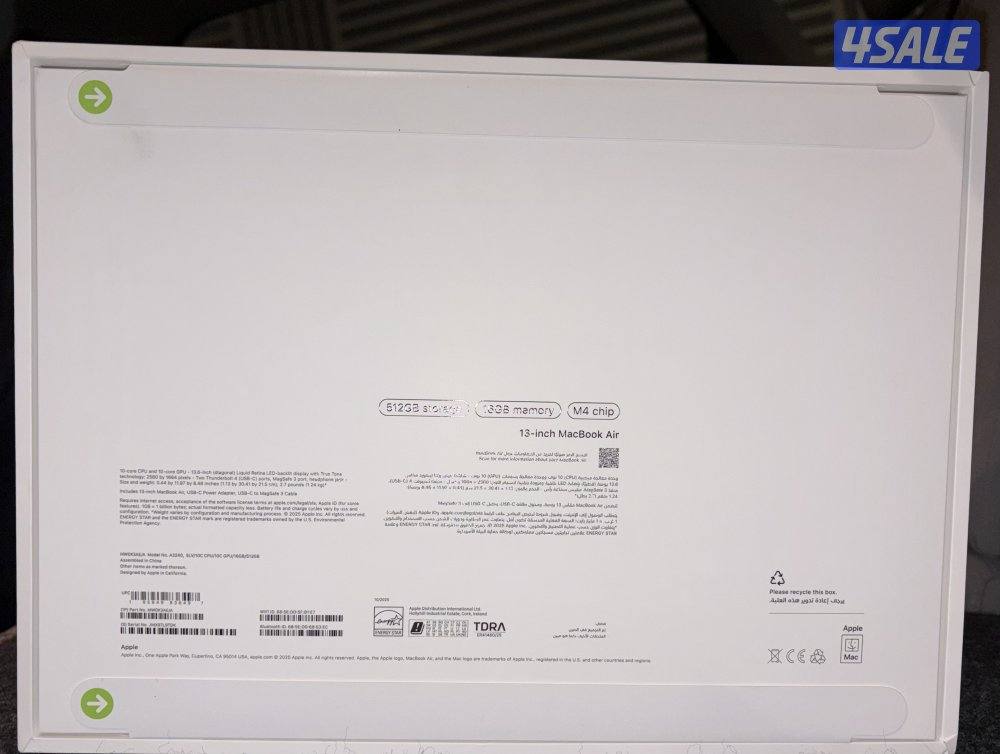 Mack book Air  13 inch / 512 GB storage / 16 GB  memory /  M4 Chip2