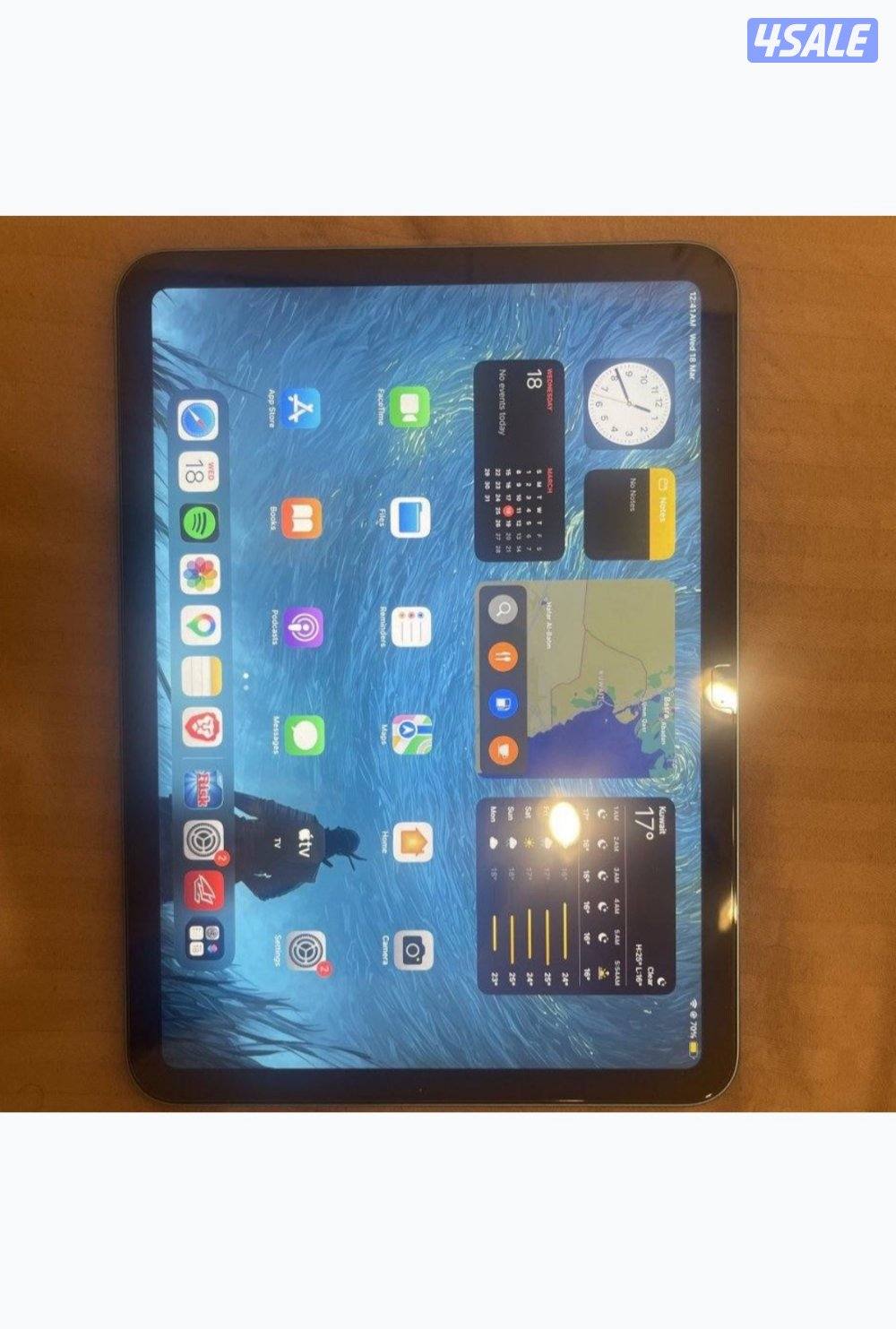 بدون ايه زلق شبه جديد مع كرتونه Ipad a16 256gb1