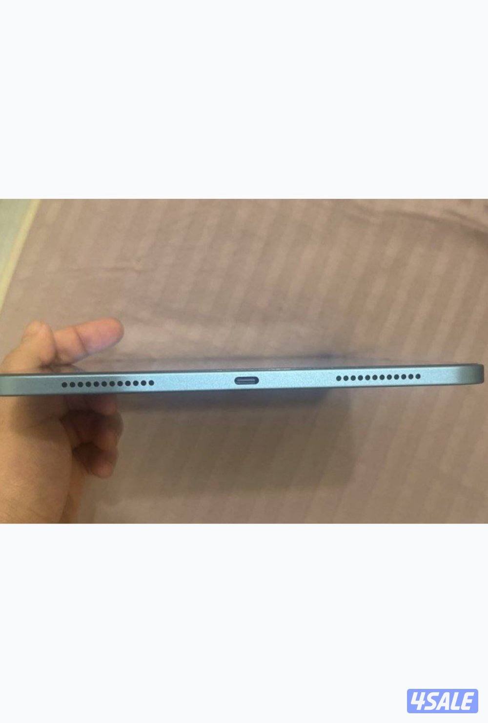 بدون ايه زلق شبه جديد مع كرتونه Ipad a16 256gb2