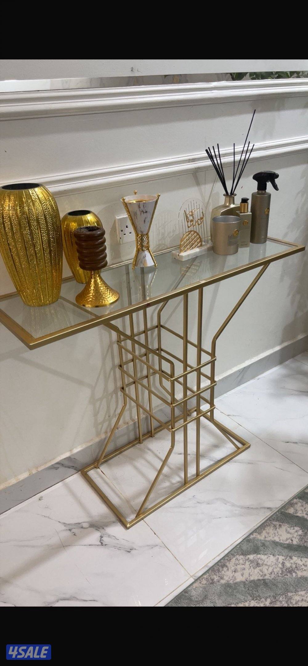 للبيع جلسه كامله مع طاولاتها0