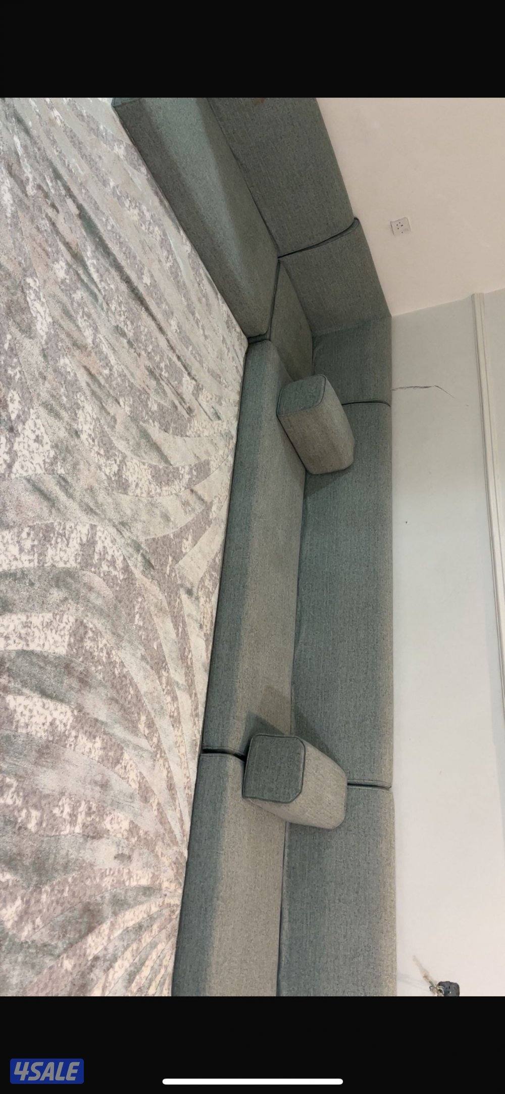 للبيع جلسه كامله مع طاولاتها1