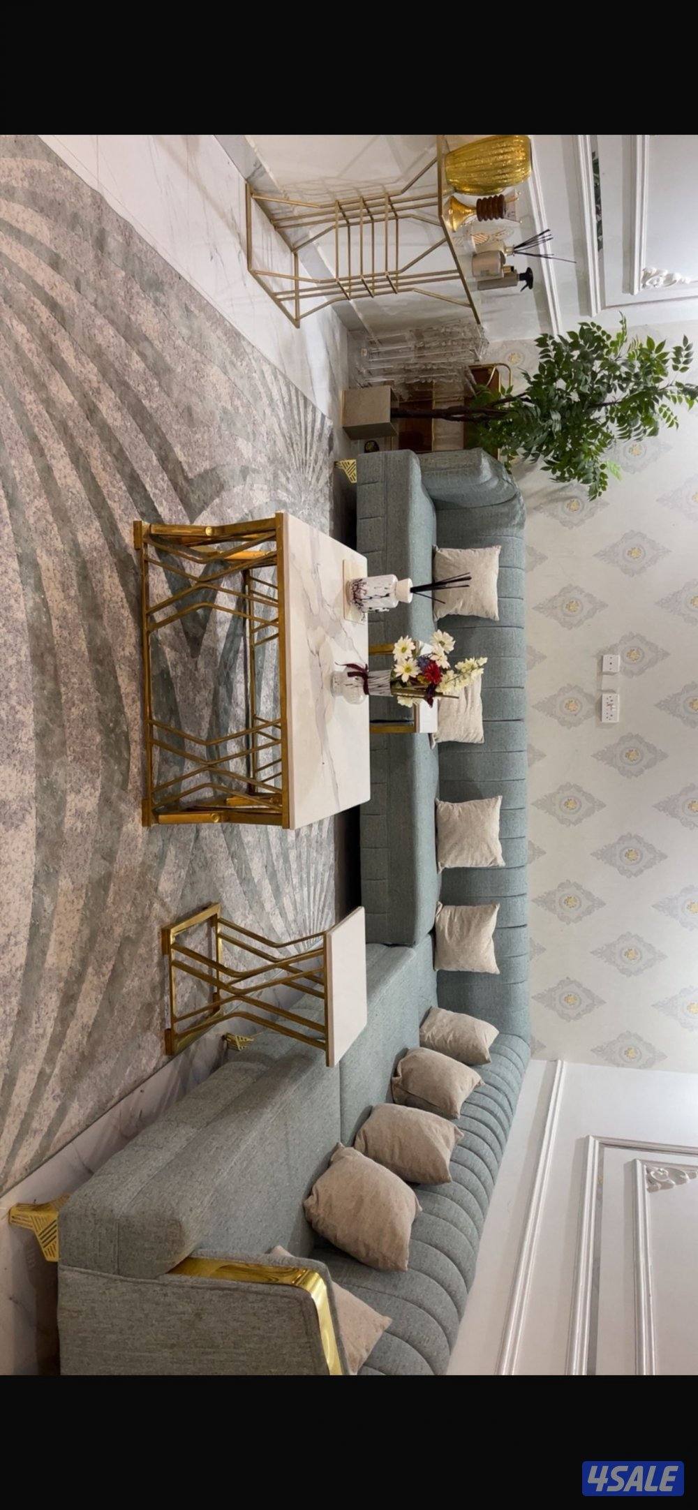 للبيع جلسه كامله مع طاولاتها4