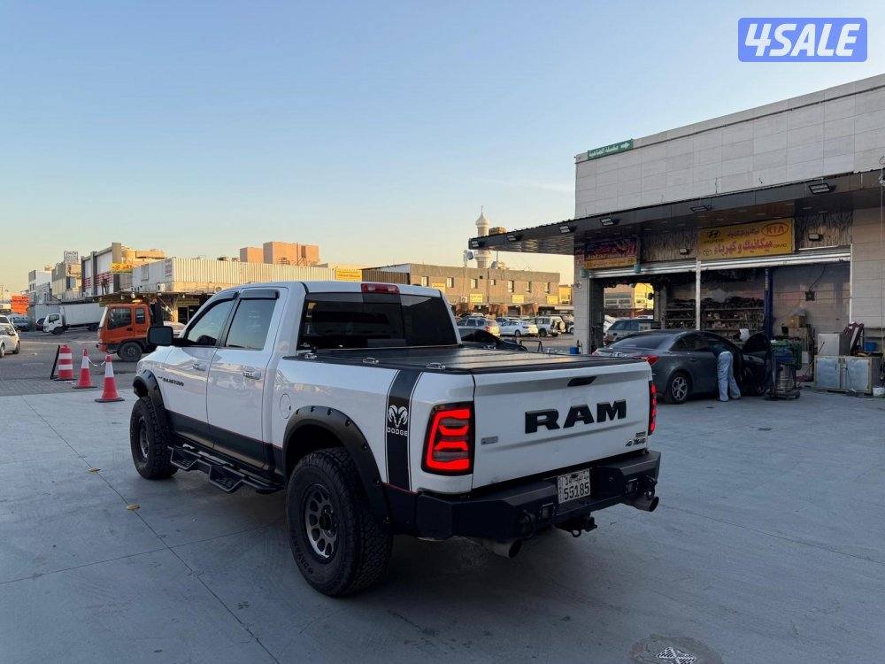 للبيع دوج رام 2011 ماشي 250 بحالة ممتازه2