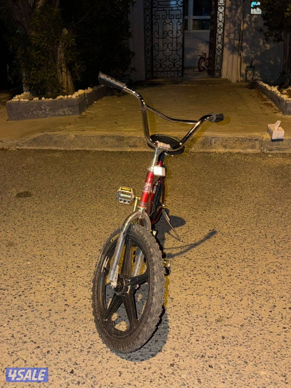 قاري كوموندا نظيف مستعمل يومين شامل التوصيل علي حسب المنطقه0