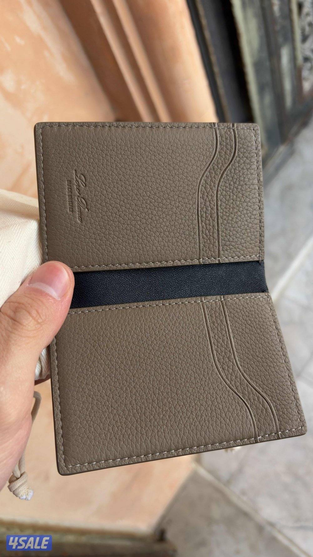 للبيع بوك لور بيانا مستخدم يومين البوك كالجديد مافيه اثار كلش1