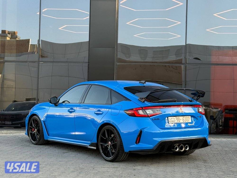 HONDA CIVIC R _2024 عداد 6الاف فقط4