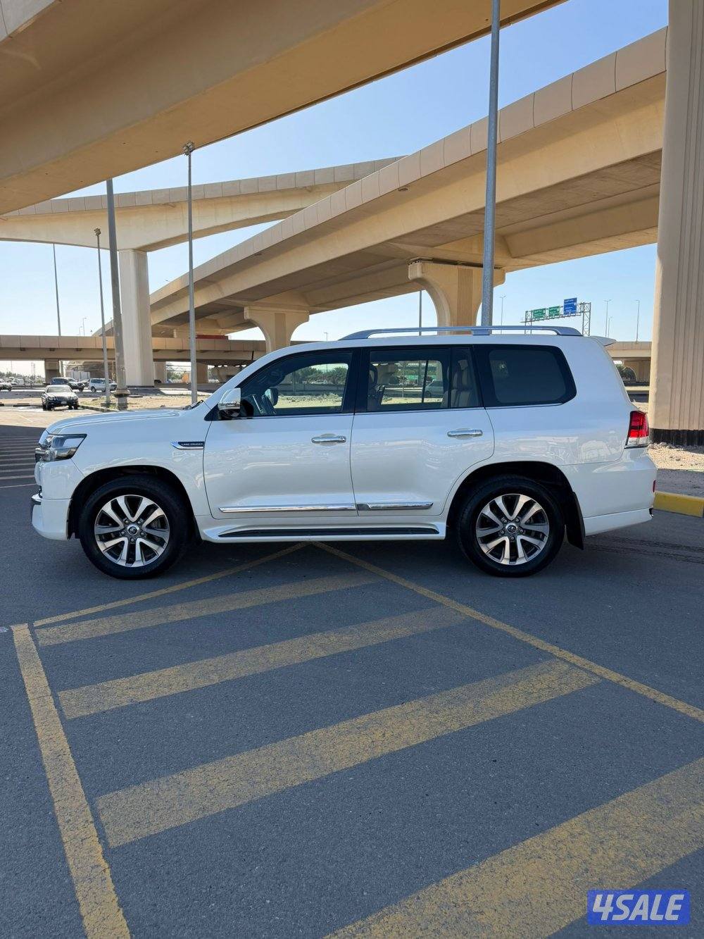 لاندكروز تورنق موديل 2021 سقنيجر الساير جلد عداد 1494