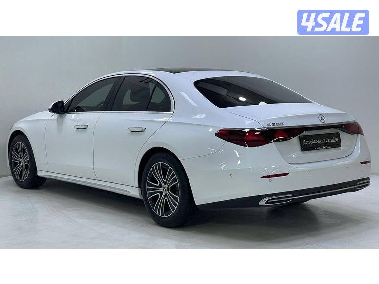 Mercedes-Benz E-Class5