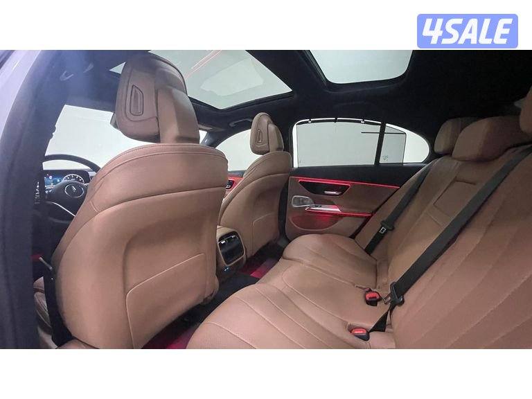 Mercedes-Benz E-Class13