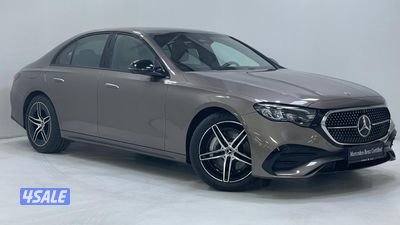 Mercedes-Benz E-Class0