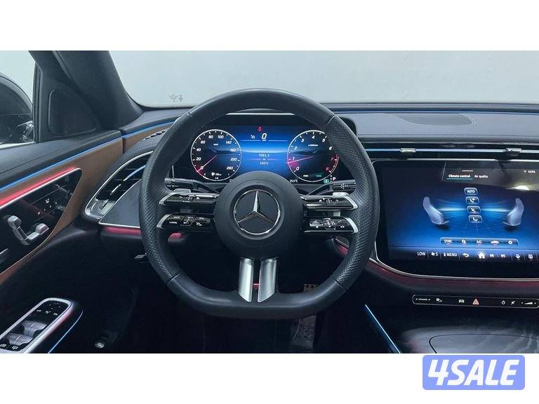 Mercedes-Benz E-Class11