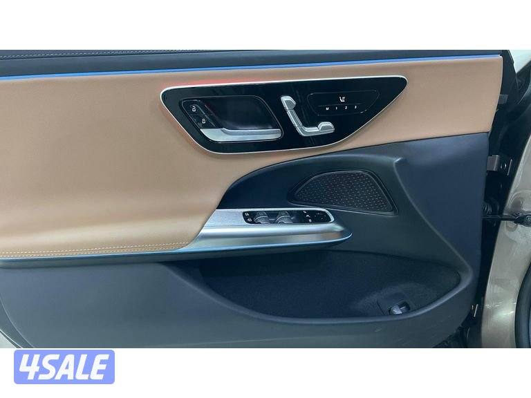 Mercedes-Benz E-Class13