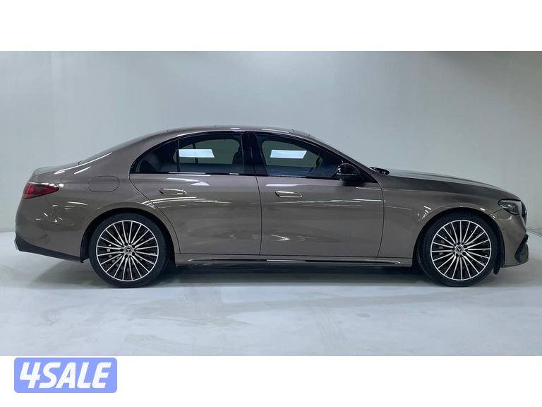 Mercedes-Benz E-Class4