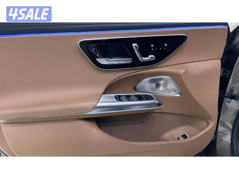 Mercedes-Benz E-Class14