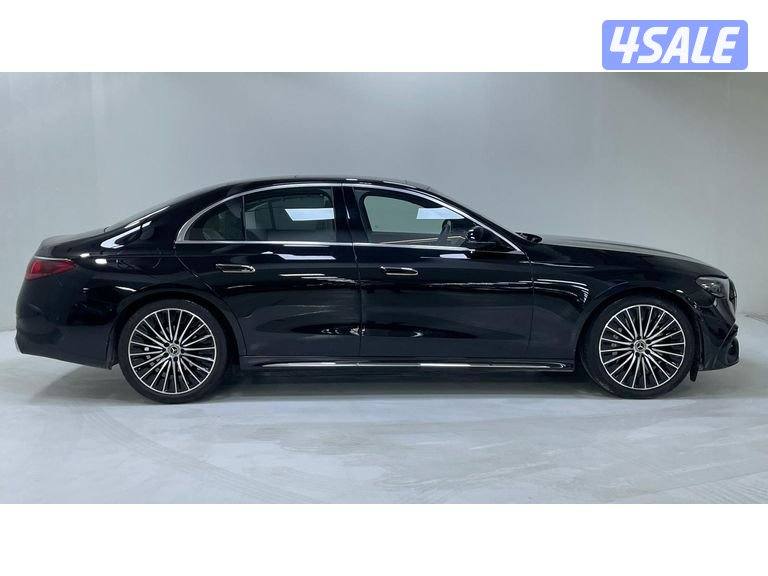 Mercedes-Benz E-Class4