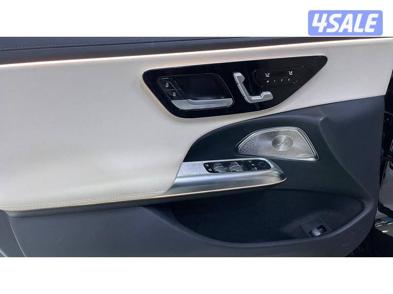 Mercedes-Benz E-Class14