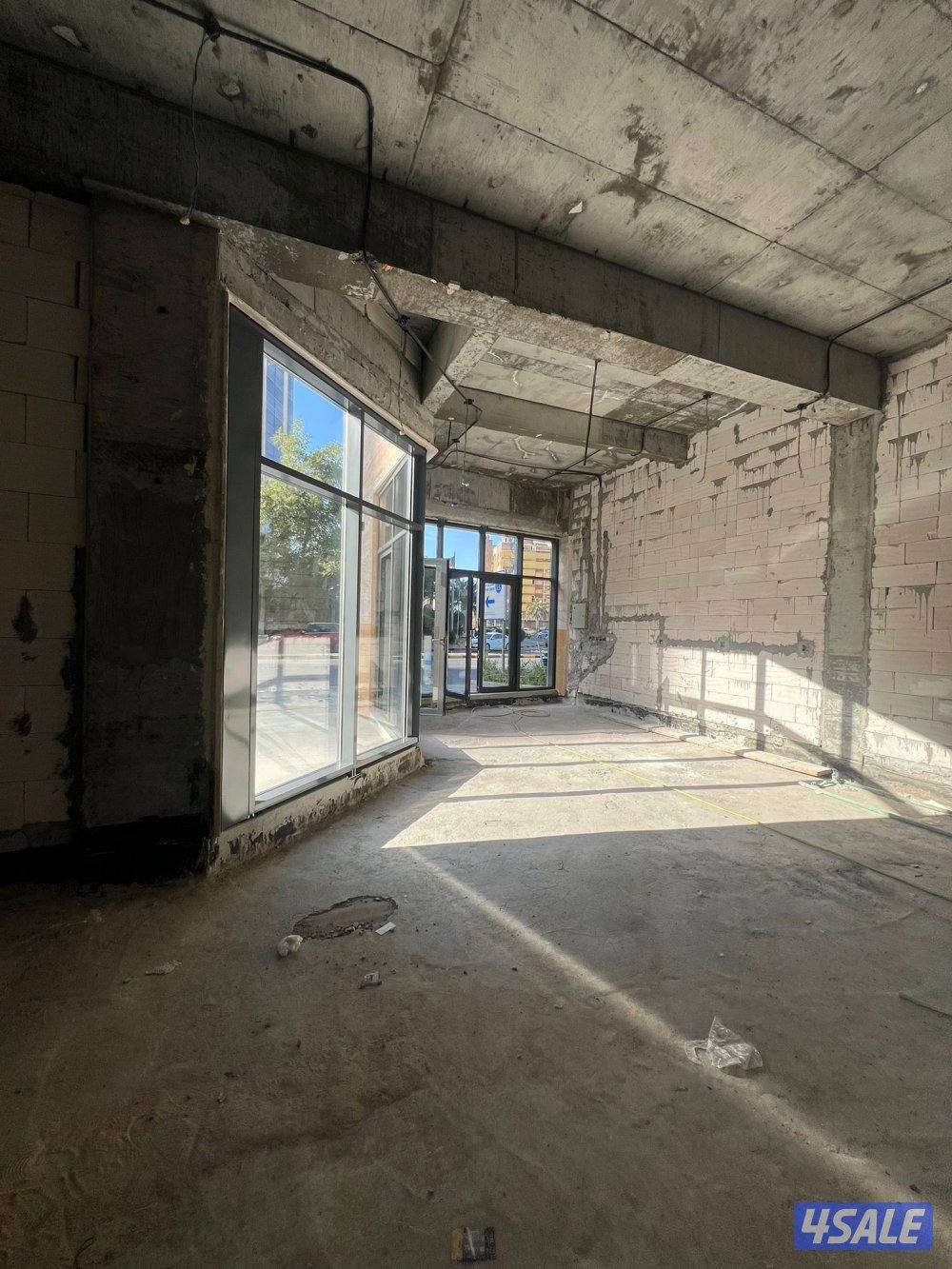 للإيجار محل بموقع ممتاز علي إشارة شوبير مساحة 80 م 2900 قابل للمساومة1