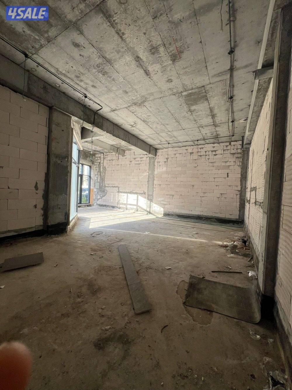 للإيجار محل بموقع ممتاز علي إشارة شوبير مساحة 80 م 2900 قابل للمساومة8