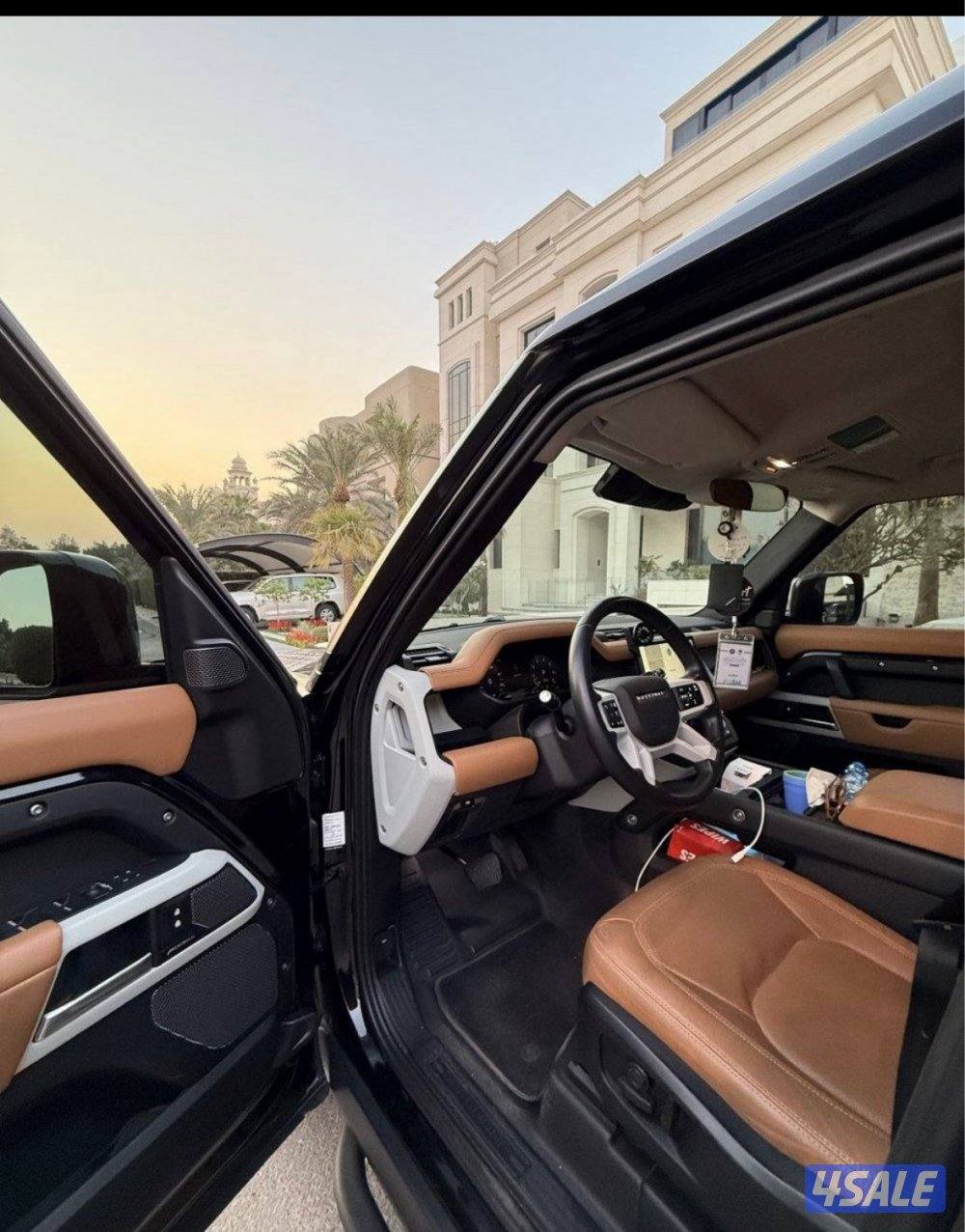 للبيع دفندر 2024 ماشي 50 الفل hse شرط الفحص لون اسود داخل تان1