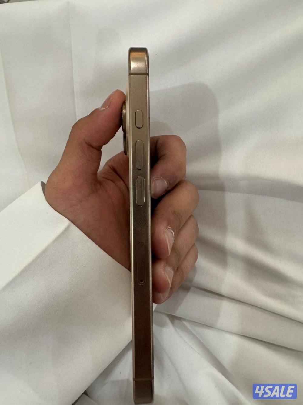 للبيع ايفون 16 برو3