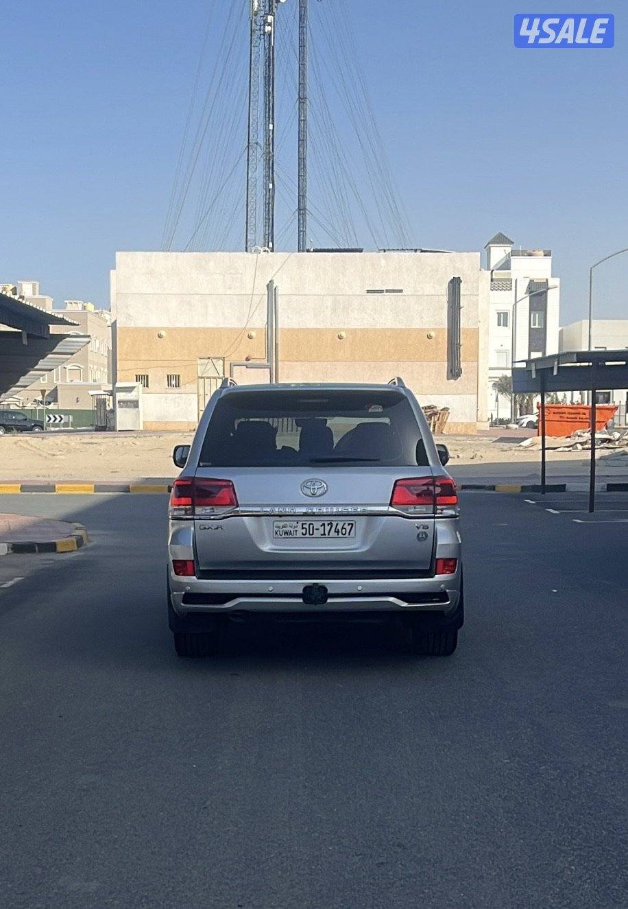 لاند كروزر 2017 سلفر1