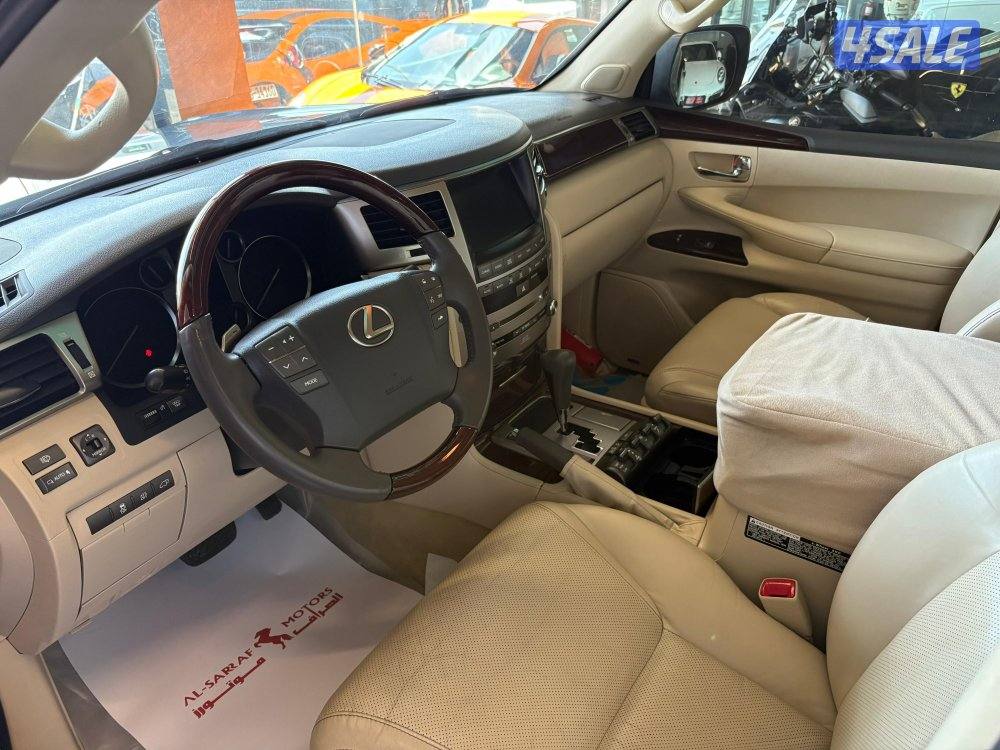لكزس LX 5702