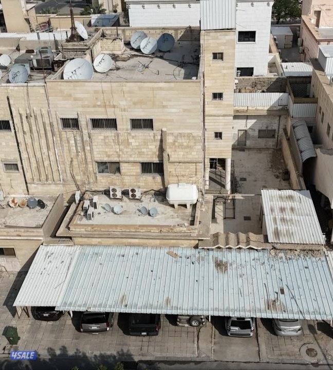 للبيع بيت في منطقة الشعب
500م
شارع اخو الزواية
 بجانب سور مدرسة0