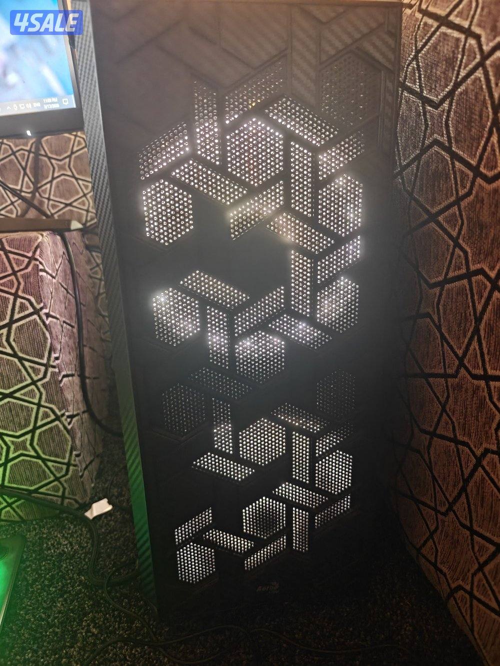 PC Gaming متكامل مع شاشة 27 بوصة ممتازة
جهاز ألعاب احترافي، ش0