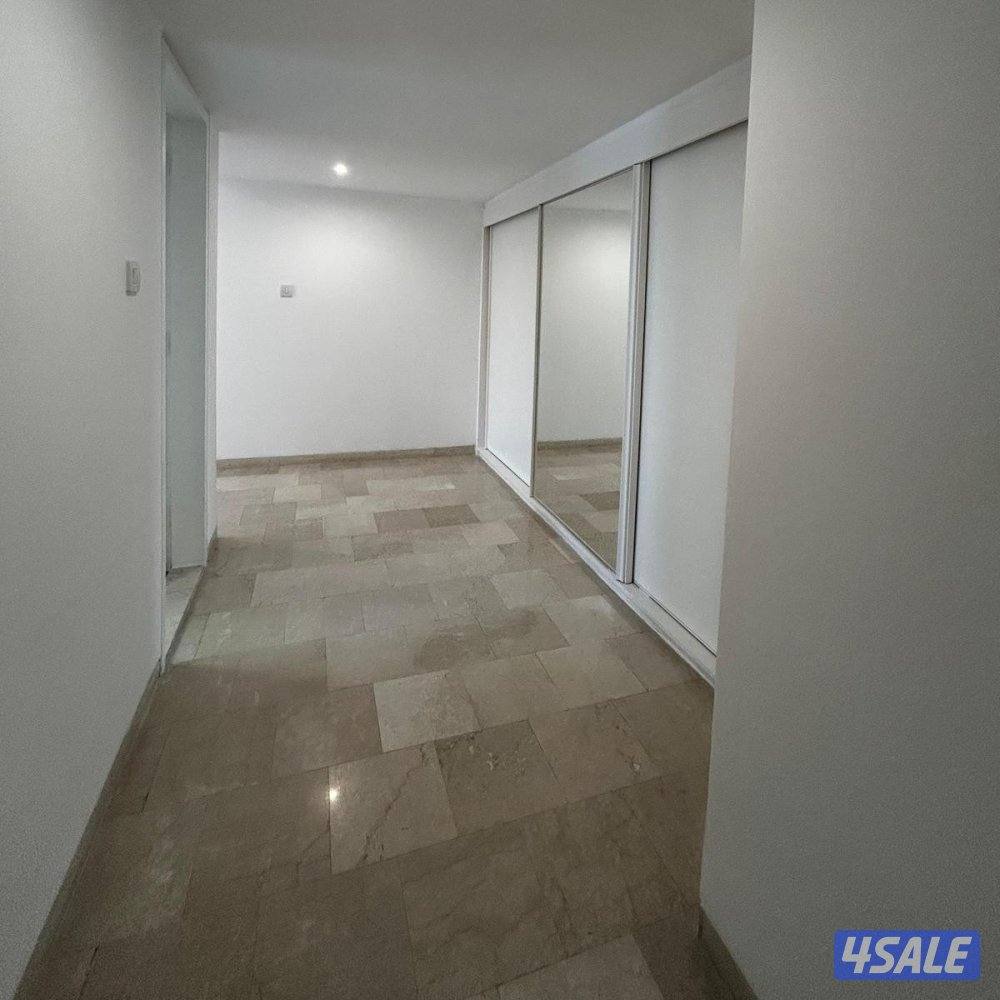 شقة نصف مفروشة للإيجار في بنيد القار4