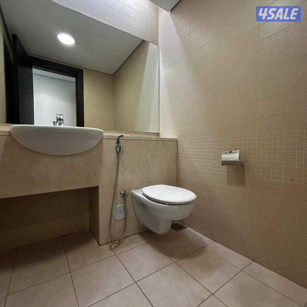 شقة إطلالة بحرية نصف مفروشة للإيجار في بنيد القار6