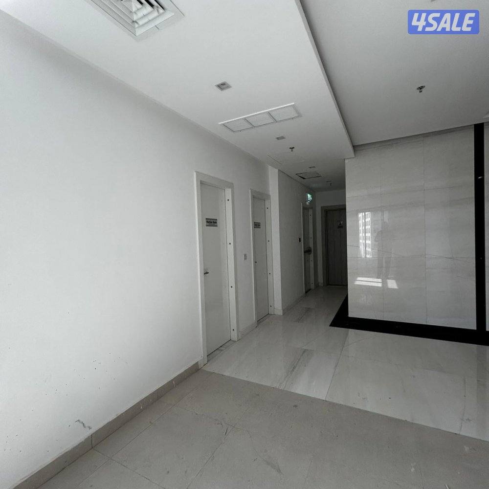 مكتب تجاري مع فترة سماح للإيجار في شرق3