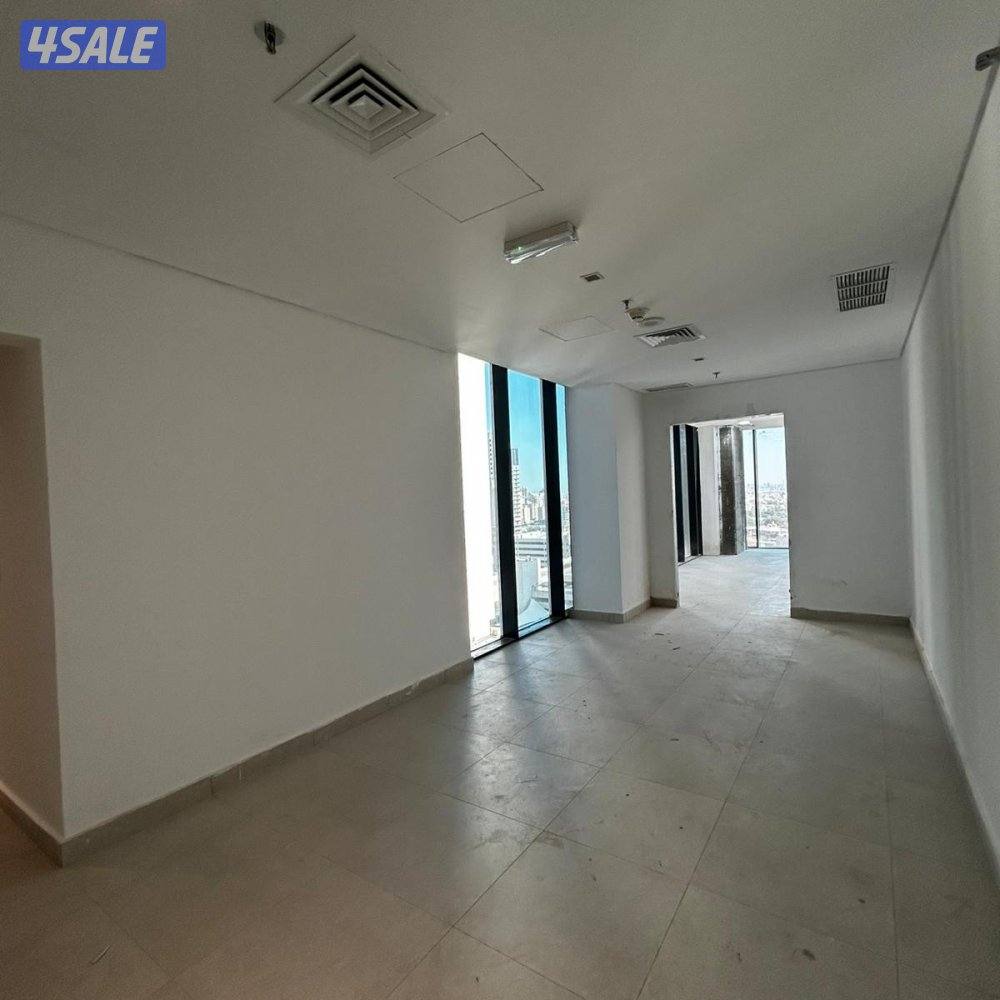 مكتب تجاري مع فترة سماح للإيجار في شرق2