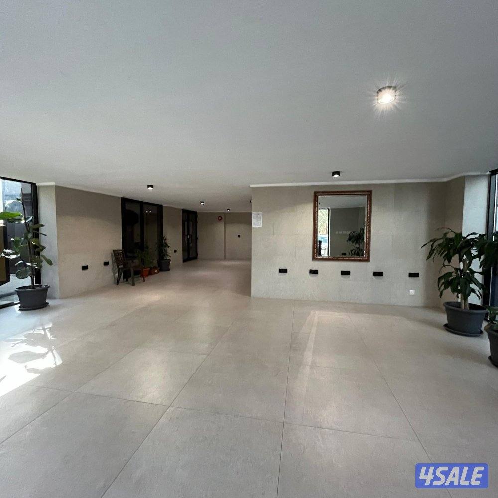 شقة مع شهر مجاني للإيجار في بنيد القار قطعة 17