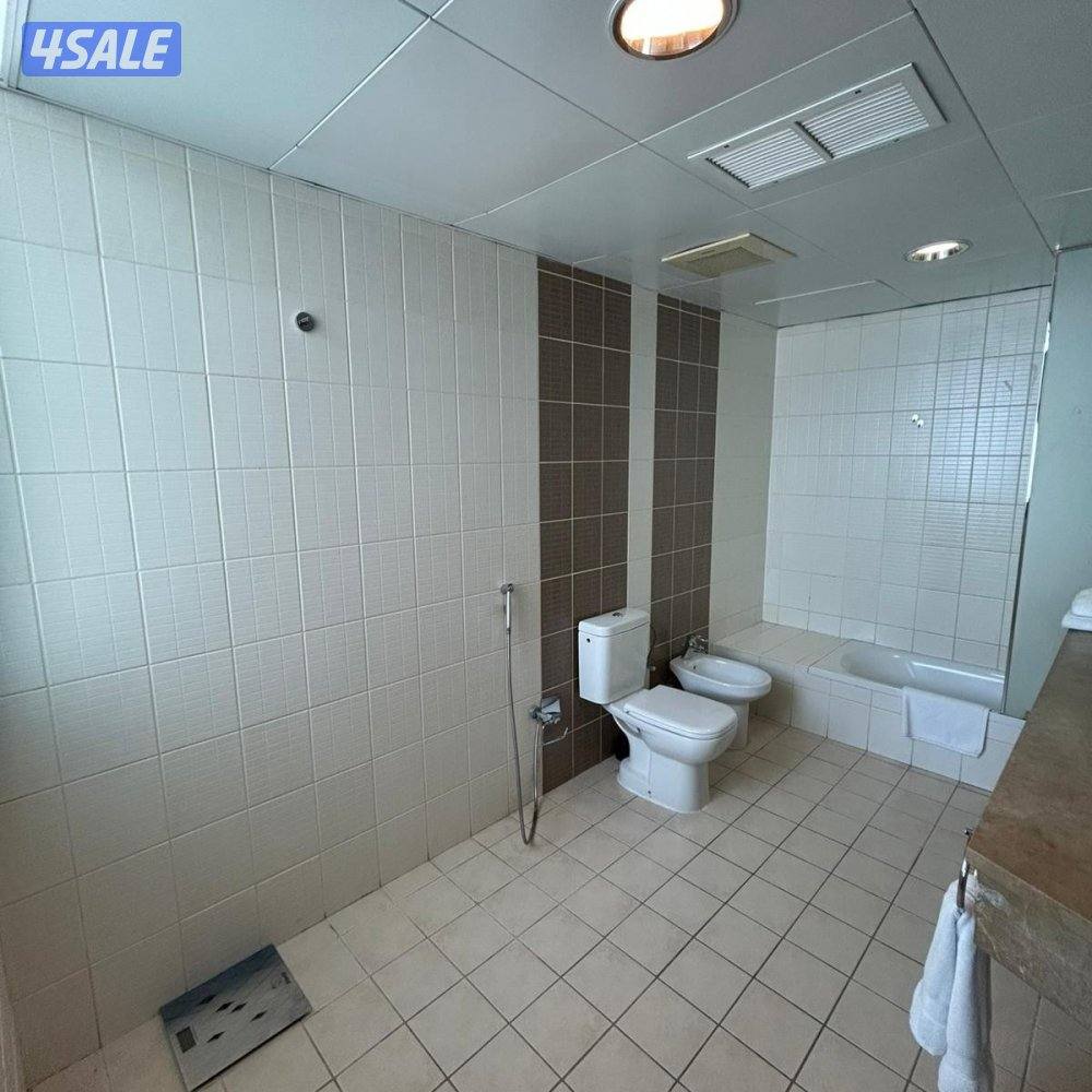 دوبلكس إطلالة بحرية مفروش للإيجار في السالمية8