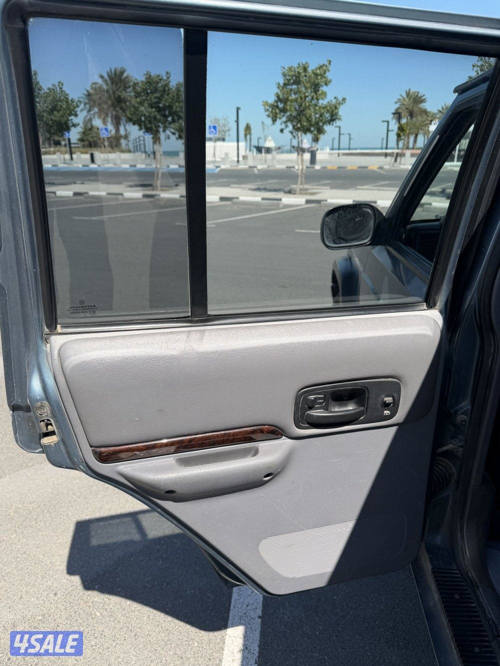 للبيع شيروكي 98 بحاله نادره  بيعه سريعه9