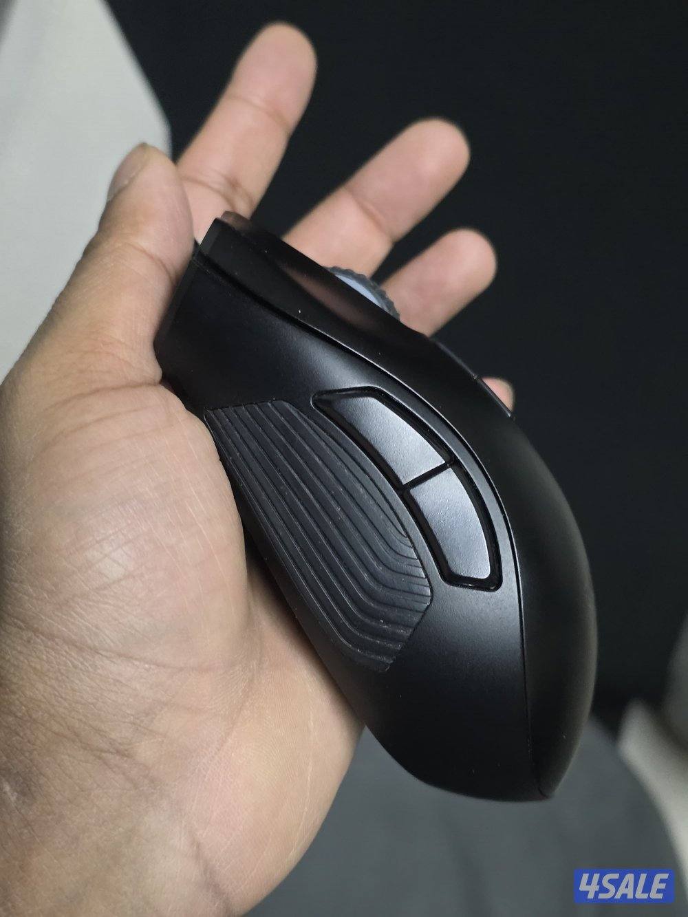 للبيع سماعة وماوس وكيبورد قيمنق ريزر2