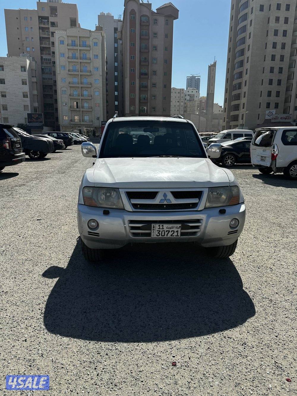 للبيع باجيرو سبورت دبل جير تيبترونك صبغ المصنع فتحة سقف لون ابيض ثلجي0