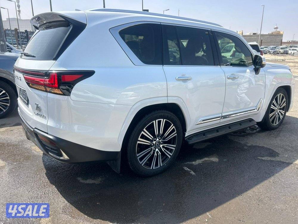 لكزس LX600 درجة اولى  twinturbo .V6 موديل 2024 ماشي 52.000 k.m2