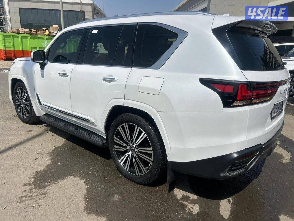 لكزس LX600 درجة اولى  twinturbo .V6 موديل 2024 ماشي 52.000 k.m3