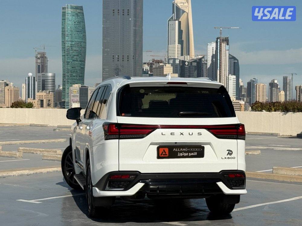 للبيع لكزس LX600 موديل 2024 عداد 21 الف1