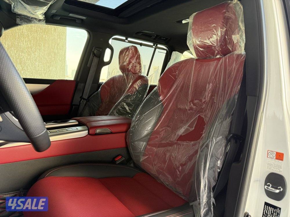 للبيع لكزس LX600 موديل 2024 عداد 21 الف6