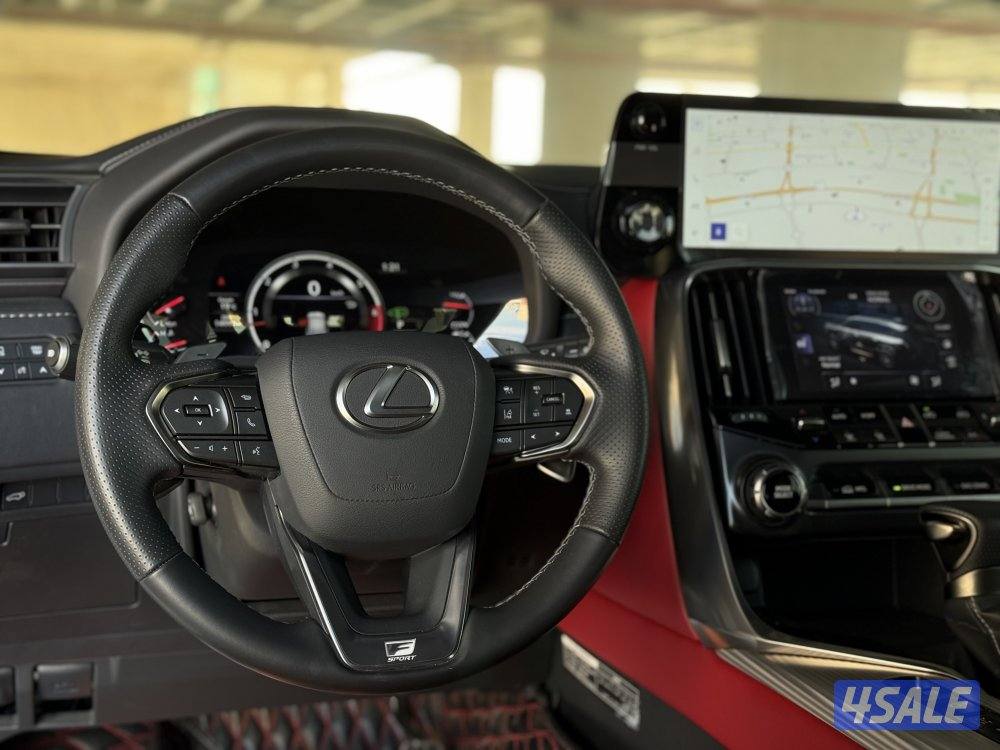 للبيع لكزس LX600 موديل 2024 عداد 21 الف7