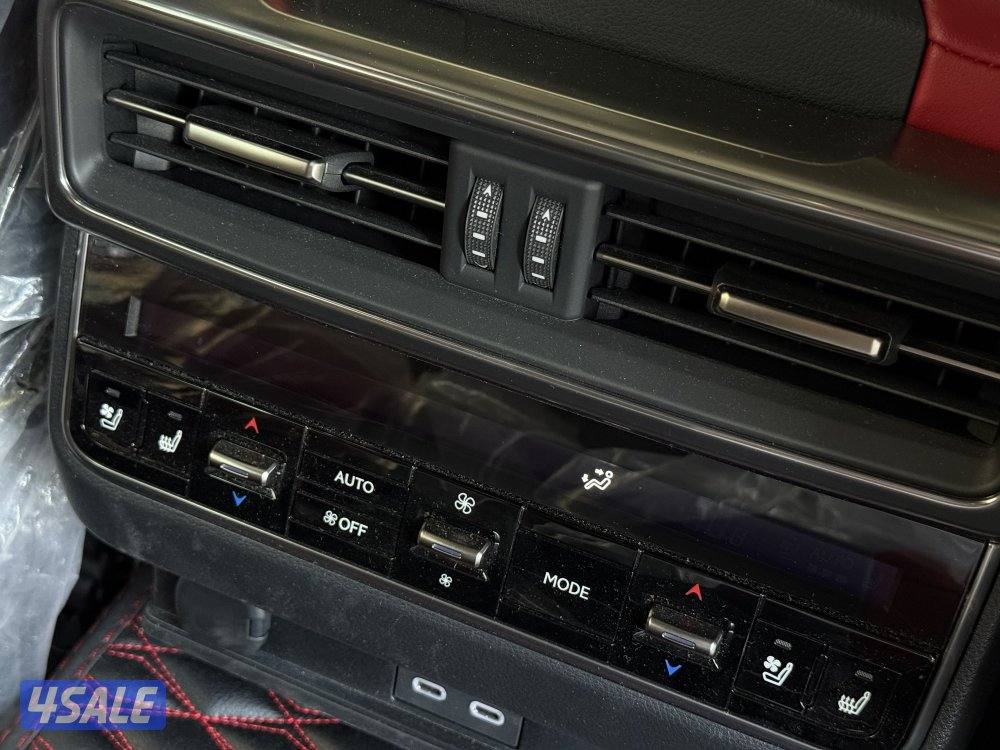 للبيع لكزس LX600 موديل 2024 عداد 21 الف10