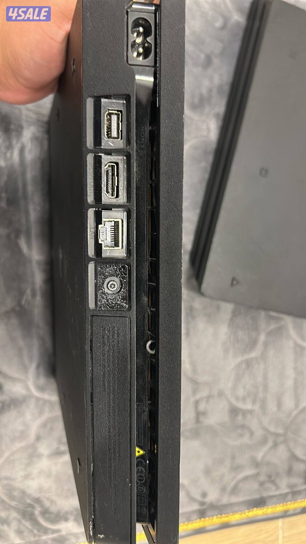 سوني فور عادي وسوني فور برو للبيع1