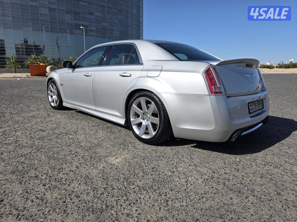 Chrysler SRT 81