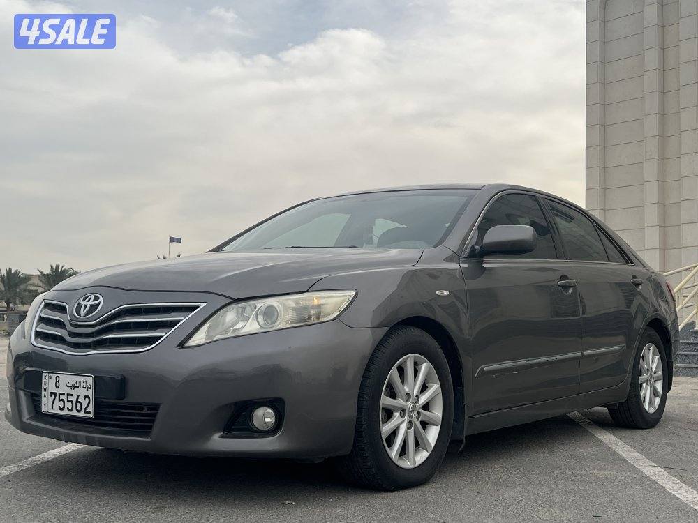 للبيع  تويوتا كامري GLX موديل 20110