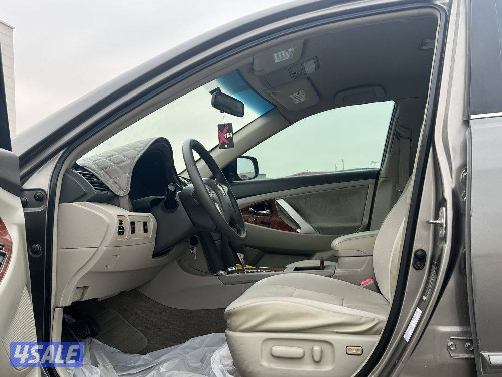 للبيع  تويوتا كامري GLX موديل 20115