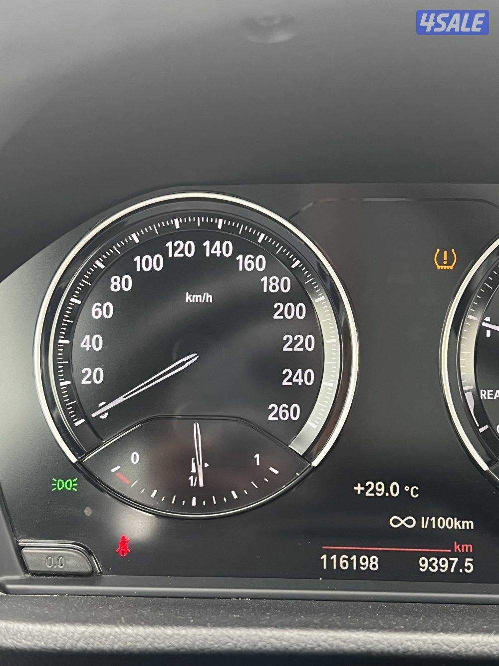 للبيع BMW X1 الدرجه الاولى9