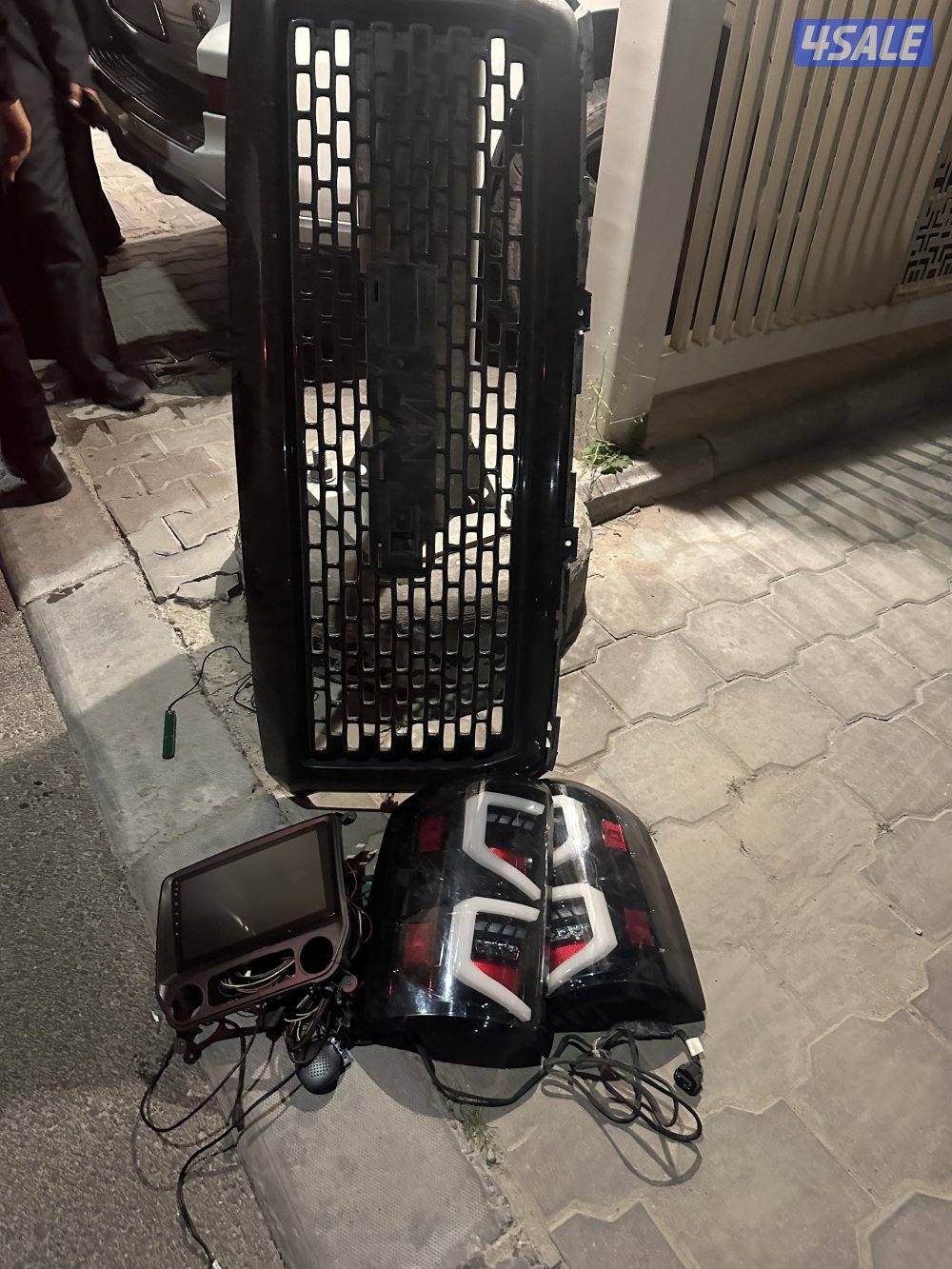 للبيع  اغراض وانيت2015 كامله احط سعرك وشيلهم بمعقول1